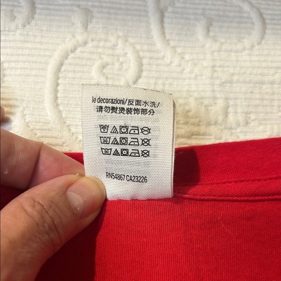 PINK Victoria's Secret Red Graphic Festive Crop Top. NWOT. Large - Picture 6 of 9